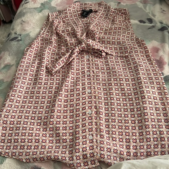 Small - Picture 1 of 1